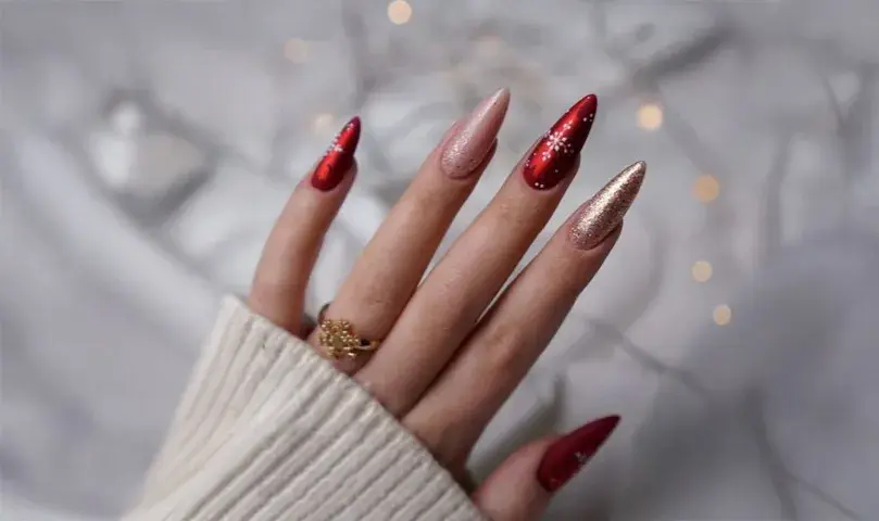 Świąteczny manicure: Czerwone paznokcie, które dodadzą magii świąt