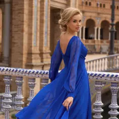 Jakie dodatki do szafirowej sukni podkreślą Twój wyjątkowy styl?